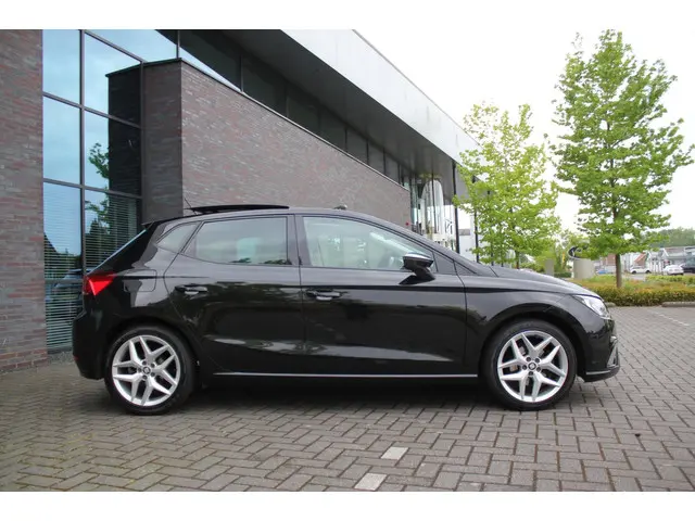 SEAT Ibiza 1.0 TSI FR Business Intense pano 2017 Benzine 4