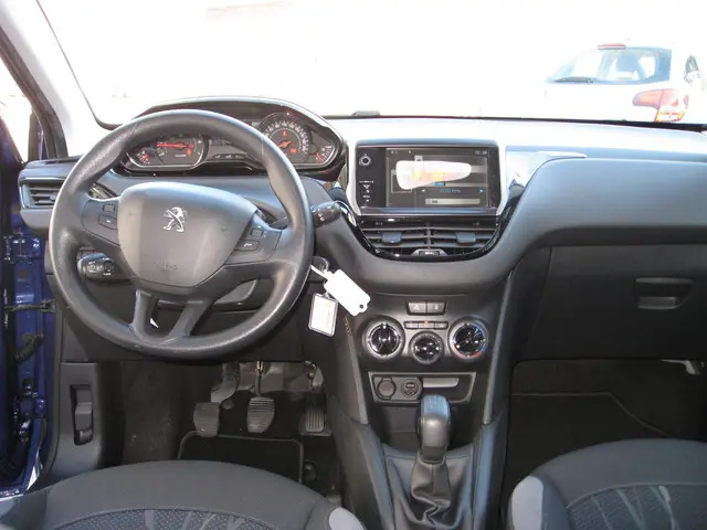 Peugeot 208 1.2 VTi Active 2013 Benzine 18