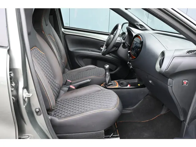 Toyota Aygo X 1.0 VVT-i MT Limited 2022 Benzine 11