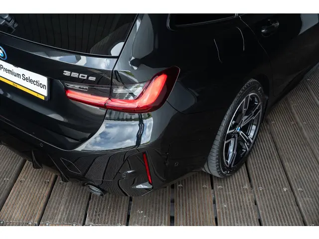 BMW 3 Serie Touring 320e 2024 Hybride Benzine 21