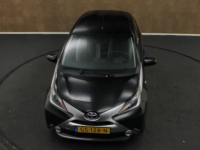Toyota Aygo 1.0 VVT-i x-clusiv 2015 Benzine 12