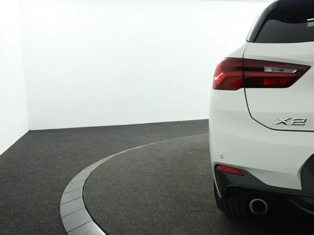 BMW X2 xDrive25e 2021 Hybride Benzine 39