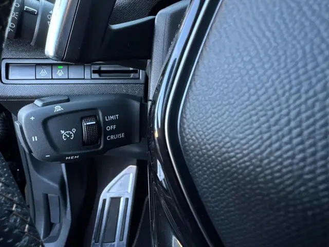 Peugeot 3008 1.2 PureTech GT LINE 2022 Benzine 28