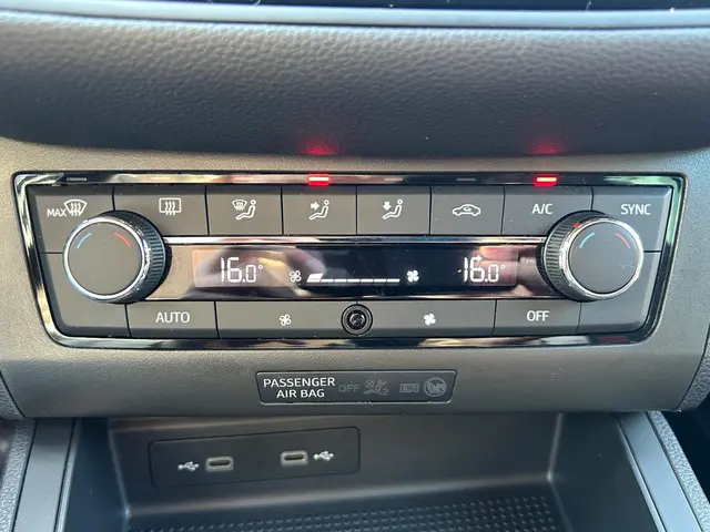 SEAT Ibiza 1.0 TSI FR Business Intense 2021 Benzine 25