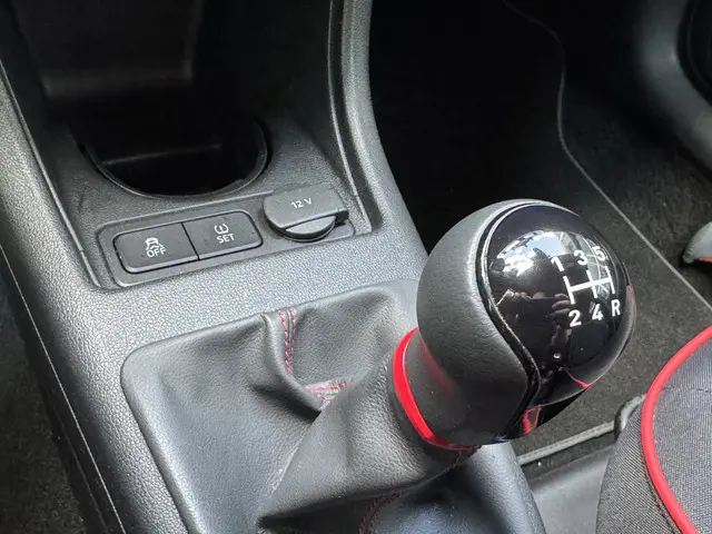 SEAT Mii 1.0 MPI 60pk FR 2019 Benzine 18