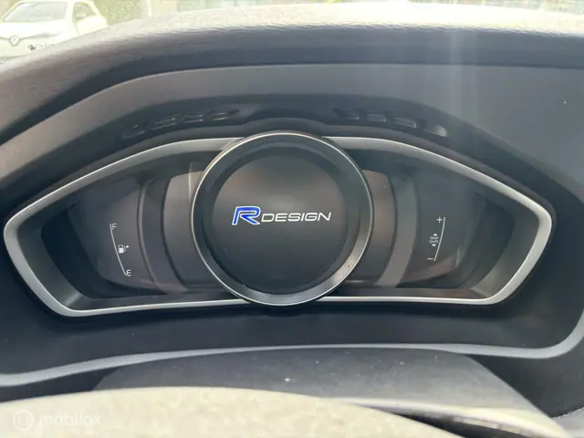 Volvo V40 2.0 T2 R-Design 2019 Benzine 14