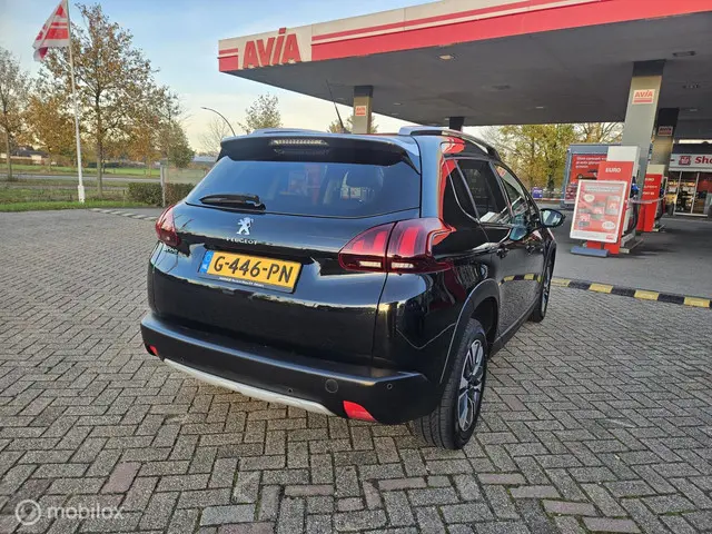 Peugeot 2008 1.2 PureTech GT-Line 2019 Benzine 4