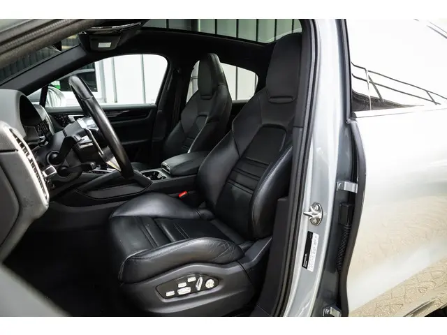 Porsche Cayenne Coupé 3.0 E-Hybrid 2020 Hybride Benzine 4