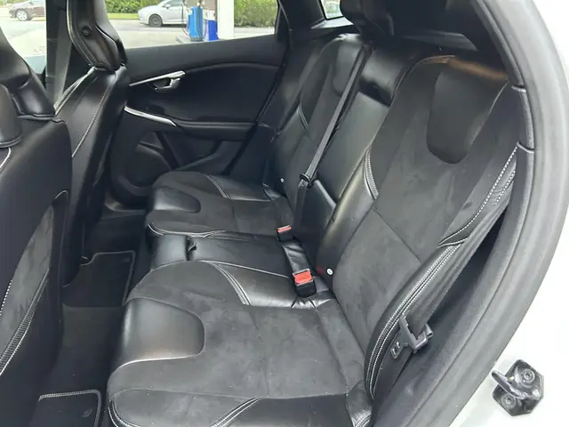 Volvo V40 2.5 T5 Summum 2013 Benzine 13