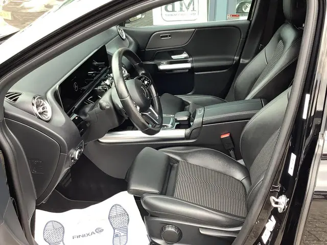 Mercedes-Benz B-Klasse 180 Premium 2020 Benzine 23