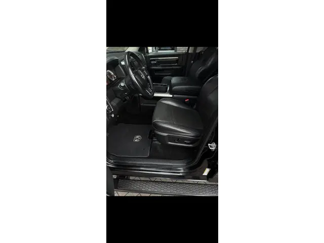 Dodge Ram 1500 5.7 V8 Quad Cab 6'4 2016 Benzine 33