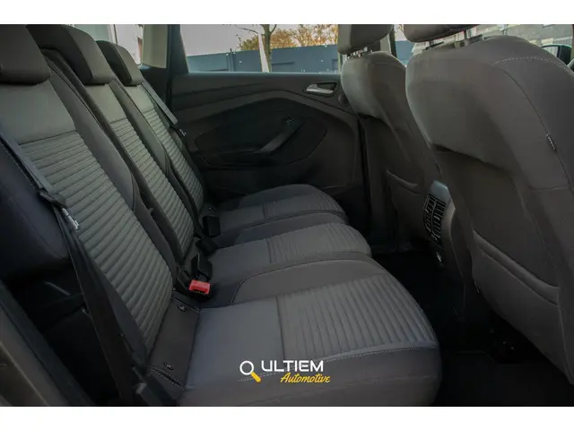 Ford C-MAX 1.5 Titanium 2015 Benzine 4