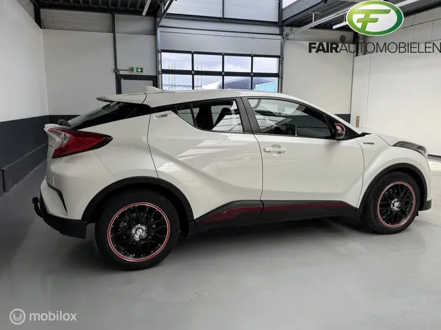 Toyota C-HR 1.8 Hybrid Executive 2018 Hybride Benzine 29