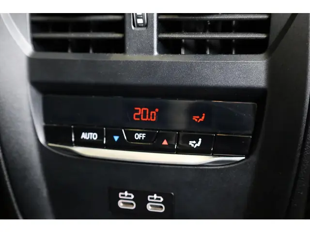 BMW 3 Serie Touring 330e 2024 Hybride Benzine 21