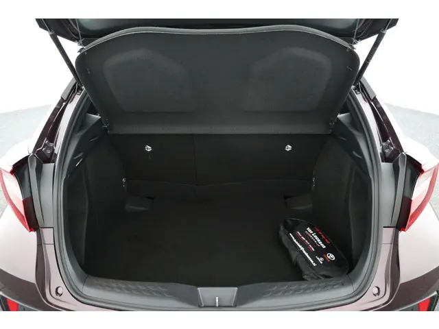 Toyota C-HR 1.8 Hybrid Dynamic 2023 Hybride Benzine 22