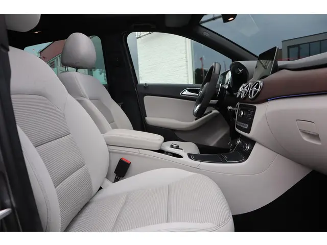 Mercedes-Benz B-Klasse 200 PRESTIGE 2014 Benzine 24
