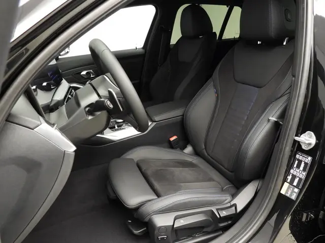 BMW 3 Serie Touring 320e 2024 Hybride Benzine 7