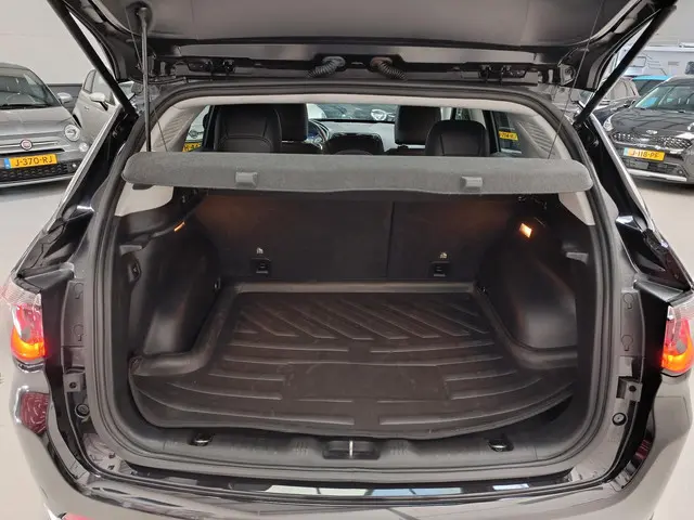 Jeep Compass 1.3T Limited 2020 Benzine 10