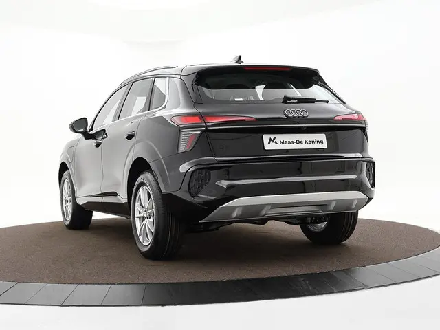 Audi Q3 1.5 200kW e-hybrid Pro line 272 PK 2026 Benzine 25