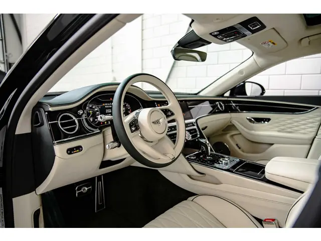 Bentley Flying Spur SPEED 6.0 W12 2023 Benzine 24