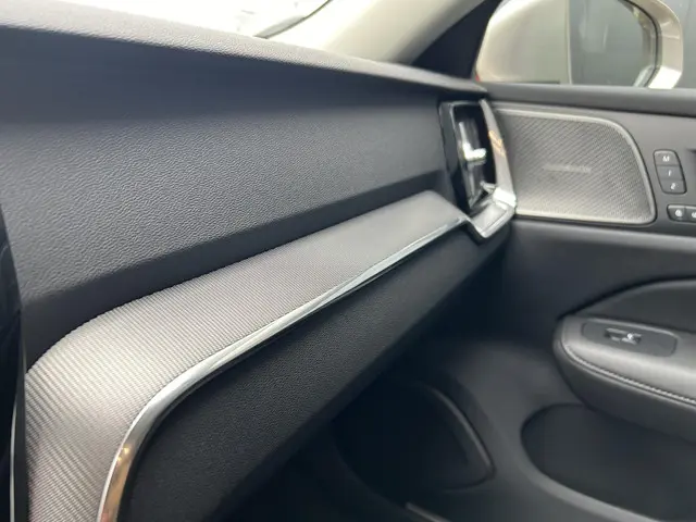 Volvo V60 Cross Country 2.0 B5 AWD Plus 2024 Benzine 20