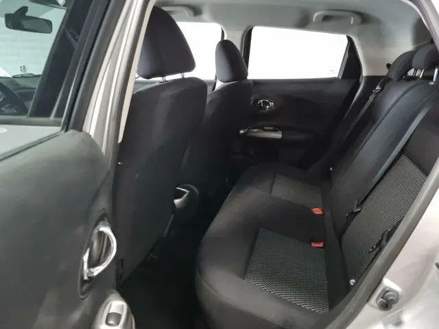 Nissan Juke 1.6 Acenta automaat 2015 Benzine 14