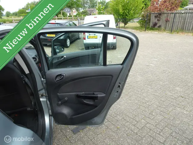 Opel Corsa 1.2 EcoFlex Selection 2013 Benzine 12