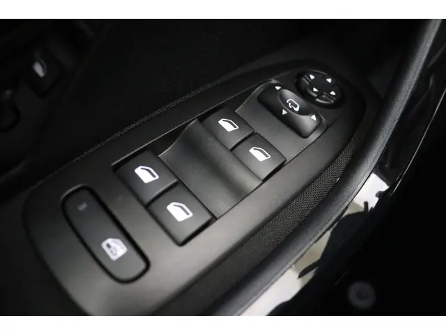 Peugeot 208 1.2 PureTech Allure 2018 Benzine 16