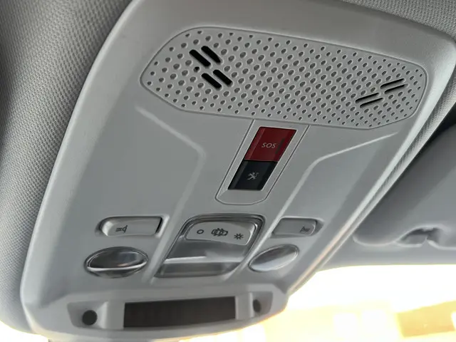 Peugeot 2008 1.2 Turbo 100 pk Allure 2022 Benzine 35