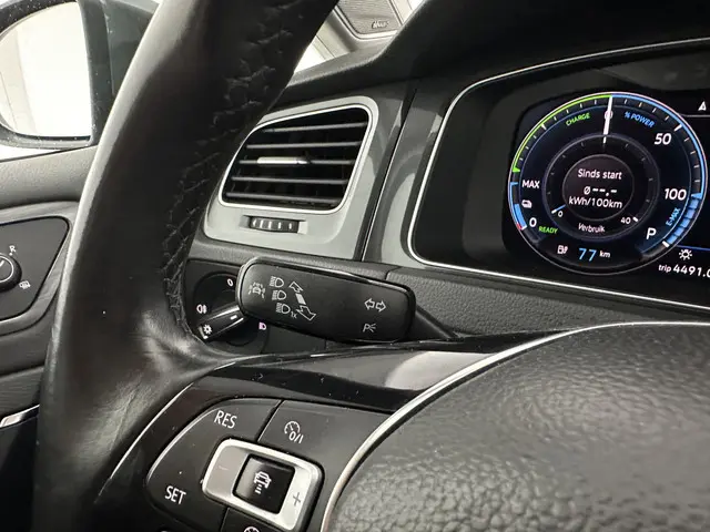 Volkswagen e-Golf (SOH-100%) 2017 Elektrisch 17