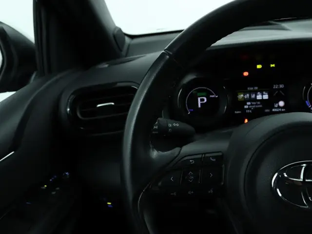 Toyota Yaris 1.5 Hybrid Executive 2022 Hybride Benzine 19
