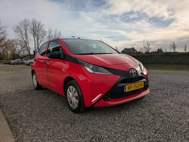 Toyota Aygo 1.0 VVT-i x-fun | Airco | Bluetooth 2017 Benzine 7