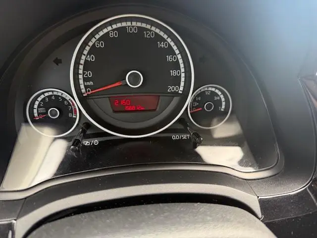 Volkswagen up! 1.0 high up! BlueMotion 2016 Benzine 9