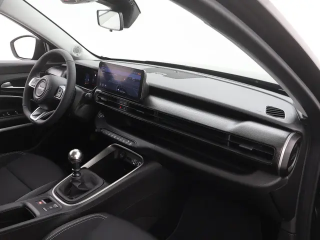 Jeep Avenger 1.2 Altitude 2024 Benzine 26