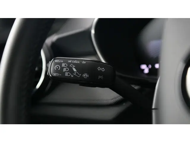 Škoda Fabia 1.0 TSI 95pk Selection 2024 Benzine 25