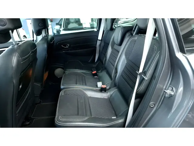 Renault Grand Scénic 1.2 TCe Bose 2015 Benzine 23