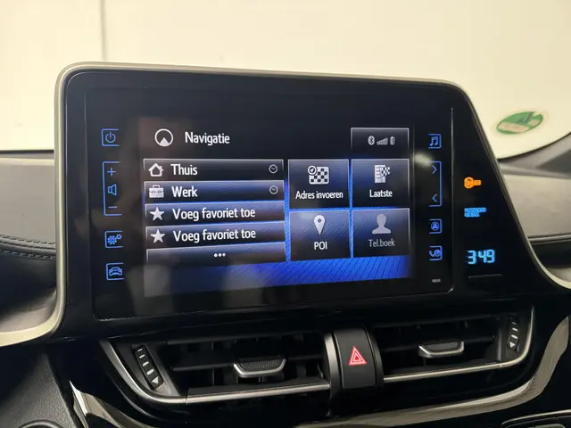 Toyota C-HR 1.8 Hybrid Bi-Tone 2018 Hybride Benzine 26