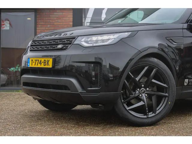 Land Rover Discovery 3.0 Td6 HSE Luxury 2018 Diesel 5
