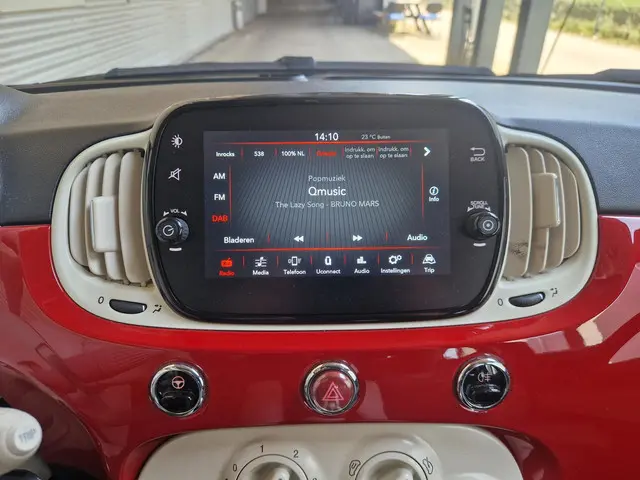 Fiat 500 1.0 Hybrid Dolcevita 2021 Benzine 11