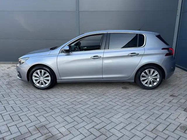Peugeot 308 1.2 PureTech / 360 Camera / VC / Navi 2021 Benzine 9