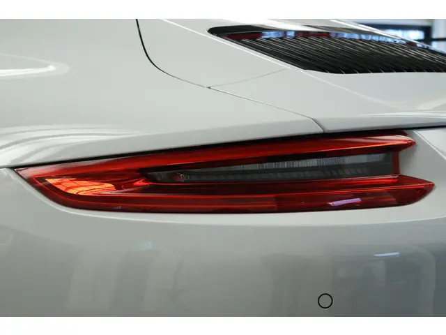 Porsche 911 3.0 Carrera 2016 Benzine 54