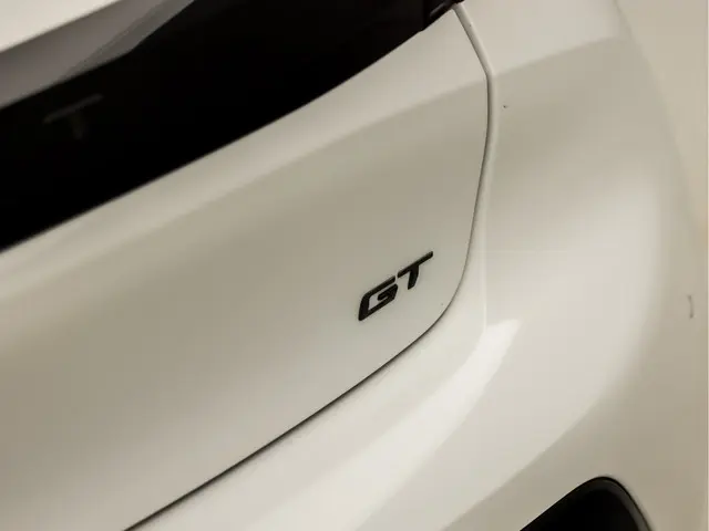 Peugeot 208 1.2 PureTech GT 100pk Sport 2023 Benzine 29