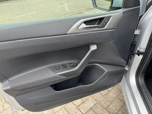 Volkswagen Polo 1.0 TSI Comfortline 2021 Benzine 11