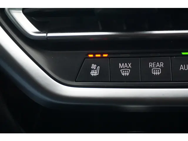 BMW X3 xDrive30e 2022 Hybride Benzine 23