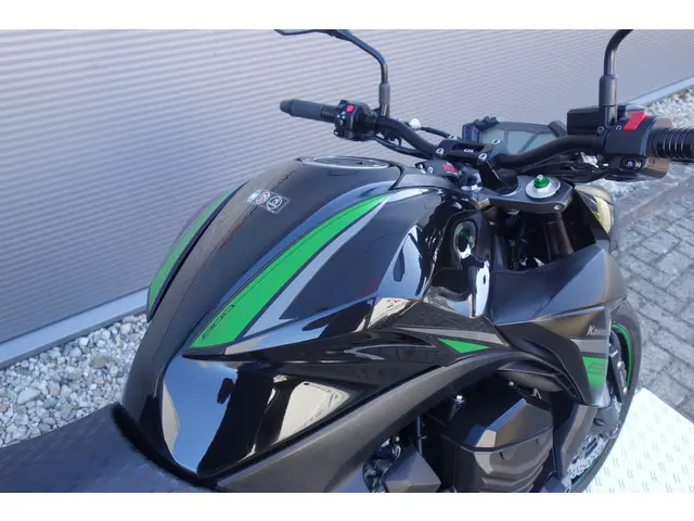 Kawasaki Z800 ABS 2016 Benzine 13