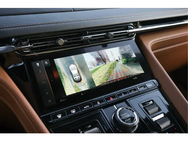 Aston Martin V8 Volante DB12 4.0 2024 Benzine 17