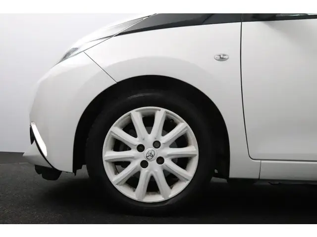 Toyota Aygo 1.0 VVT-i x-wave 2016 Benzine 30