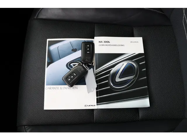 Lexus NX 300h AWD Luxury Line 2018 Hybride Benzine 9