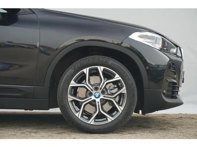 BMW X2 xDrive25e 2023 Hybride Benzine 6