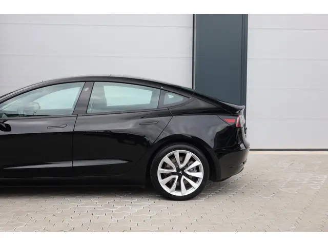 Tesla Model 3 Long Range AWD 75 kWh 2019 Elektrisch 8